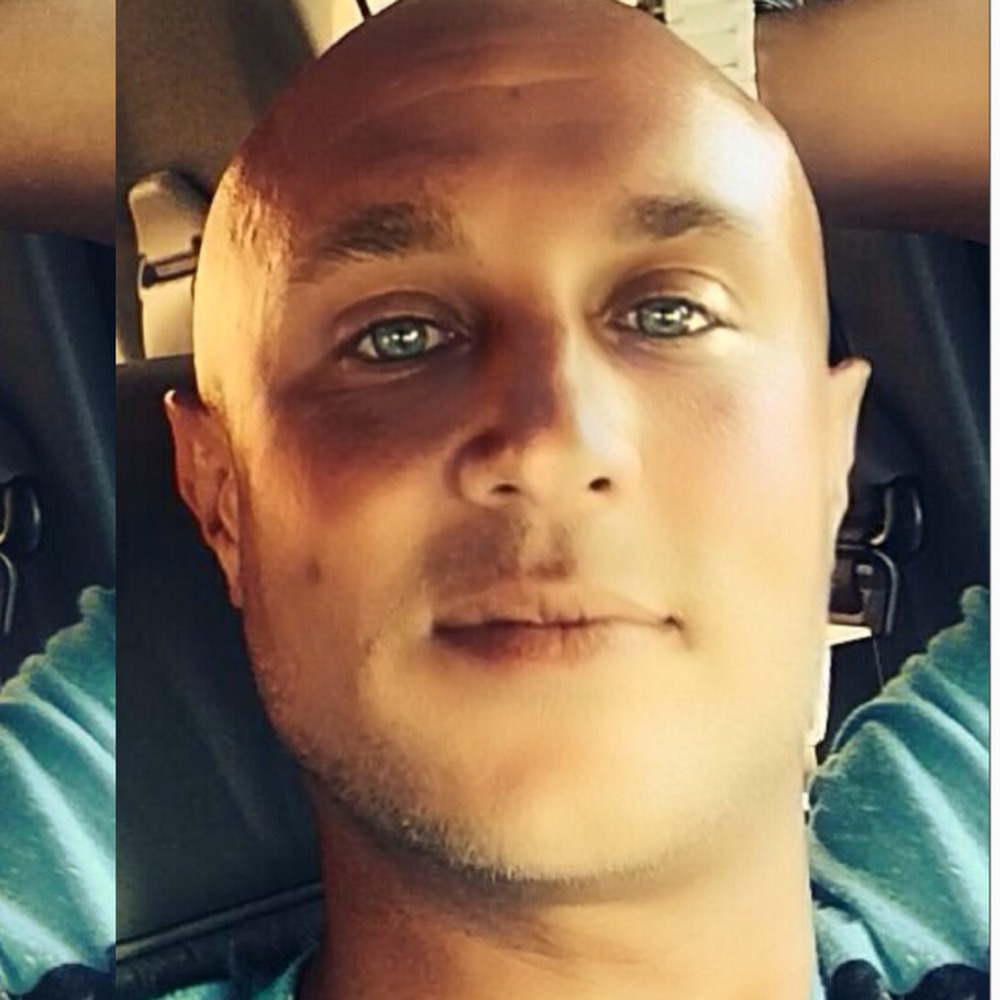 Meet your Posher, Dustin